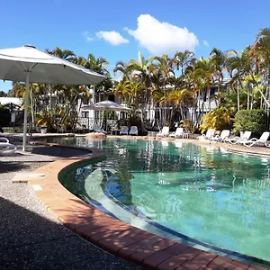 immaculate-1-bedroom-resort-holiday-unit-near-noosa-river.hotelssunshinecoast.net/